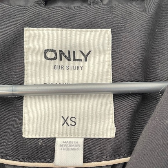 Women’s Utility Jacket by the Only in Black Size XS - Picture 3 of 5